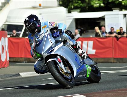 Sedgeway Racing MotoCzysz continues to set pace in SES TT Zero practice