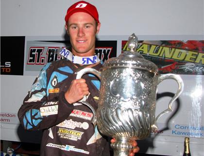 SNOW WINS PATCHQUICK TROPHY