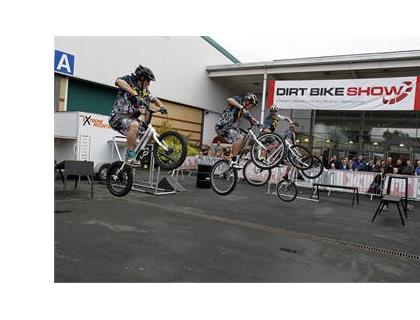 DIRT BIKE SHOW FAMILY FUN