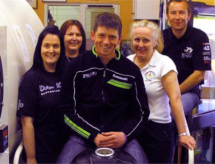 TT ace Dan Kneen urges fans to support Hyperbaric Chamber