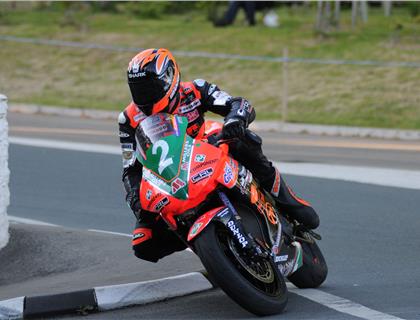 Farquhar and Molyneux top first practice session times at 2012 TT