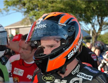 Farquhar out as racing continues at the 2011 Isle of Man TT