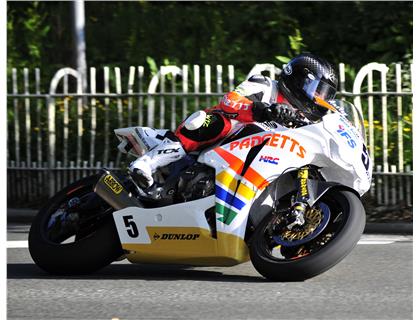 Anstey tops the times as Amor takes a tumble