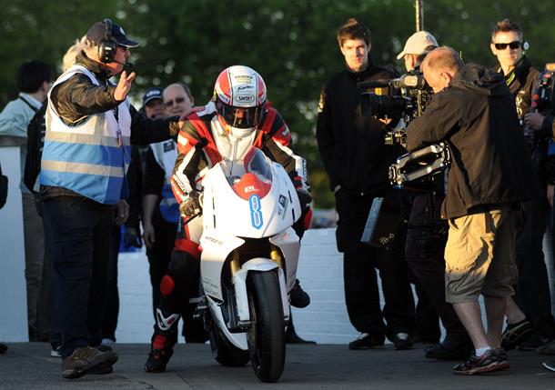 McGuinness and Rutter unofficially smash SES TT Zero lap record