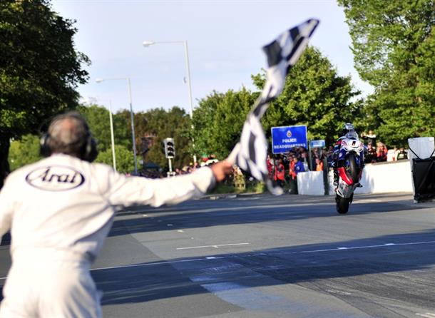 McGuinness secures 17th TT win