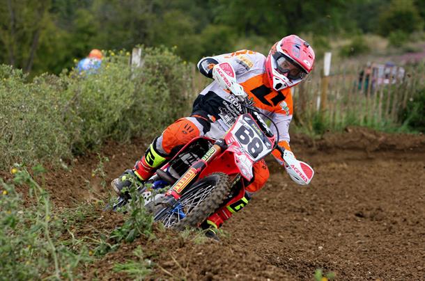 CARLESS OUT TO EXTEND PRO EXPERT LEAD AT LITTLE SILVER