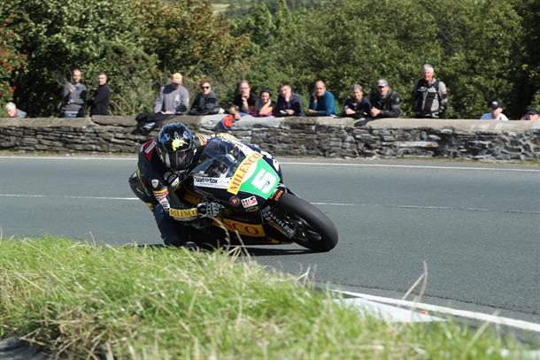 Double Qualifying Session at the Classic TT Races as Pace Hots up Ahead of Saturday’s First Race Day