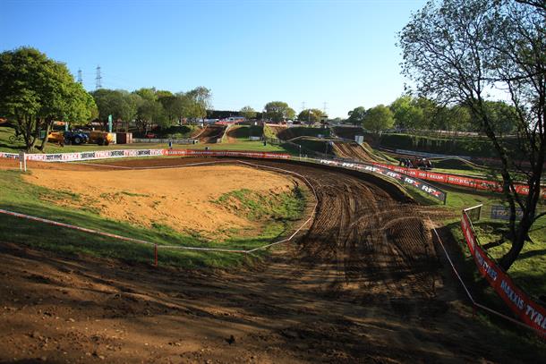 Woodbridge & DMCC nails Maxxis hat-trick