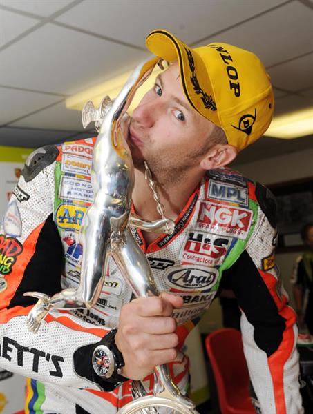 HUTCHINSON CLINCHES FOURTH TT RACE IN A WEEK