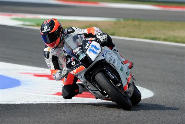 Sam Lowes wins the Buildbase Mallory Park Race of the Year
