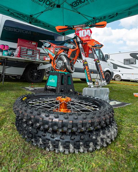 Bickers announce podium bonus for Maxxis riders