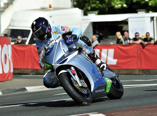 Sedgeway Racing MotoCzysz continues to set pace in SES TT Zero practice