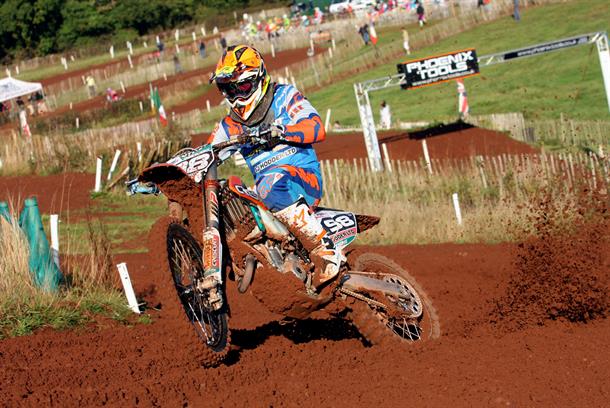 Wildcard Kellett Dominates Final Round but Carter Takes Championship