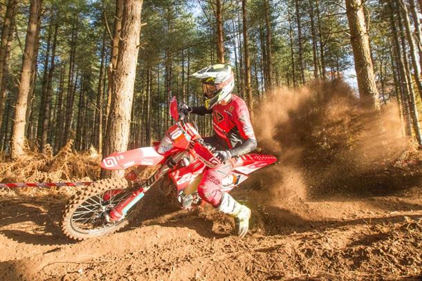Alex Snow wins 2024 Muntjac Enduro – Report