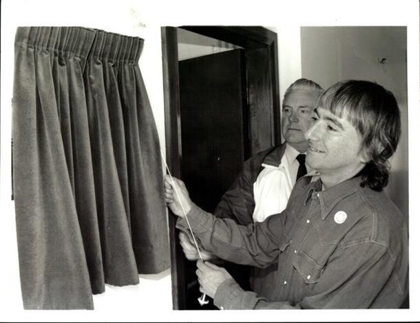 'The Hut' Celebrates 30 Years