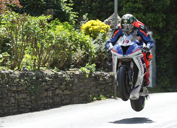 Championships remain up for grabs on Senior Race Day