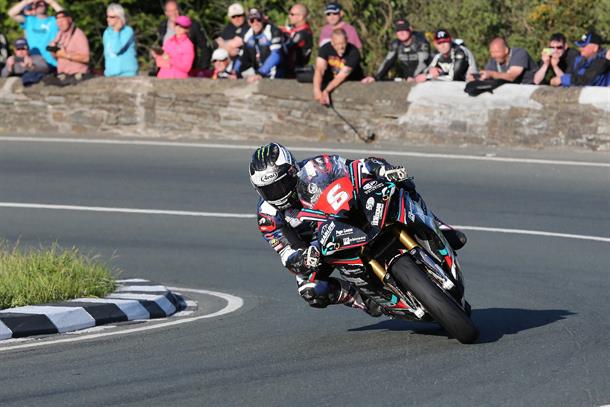 Michael Dunlop throws down gauntlet to rivals in Superbike and Superstock classes at Isle of Man TT