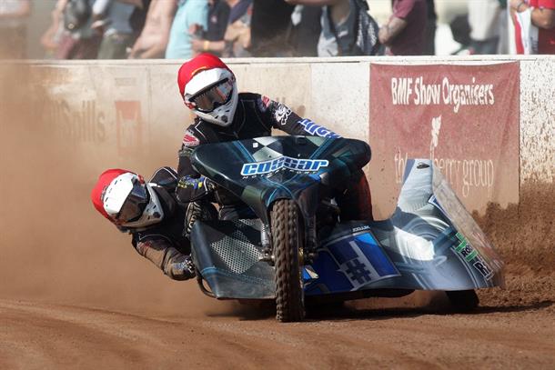 Cossar and Blyth take victory at ACU Track Racing Sidecar Championships Rd 1 & 2- Peterborough