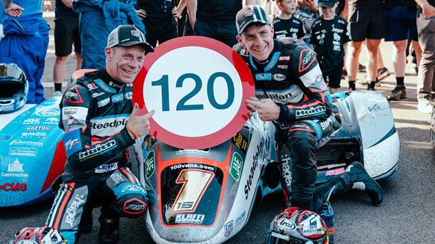 Record Breaking Win for Birchalls in 3heeling.Media Sidecar Race 1