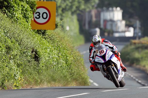 Hickman's PB sees him top TT Races Superbike Session
