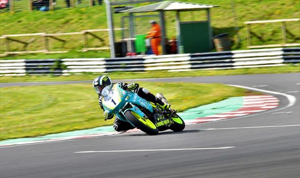 Castle Combe – Ducati Desmo