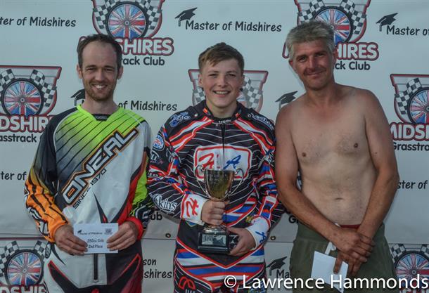 Midshires Grasstrack Club turned up the heat with the Master of Midshires National Grasstrack