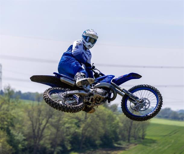 Perrett is on the gas, not the mic and Farleigh Castle Vets MX