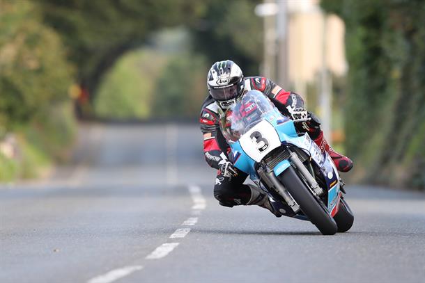 Dunlop tops board with first superbike lap in final Isle of Man Classic TT presented by Bennetts