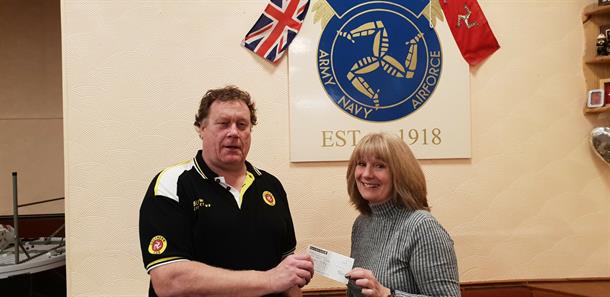 Southern 100 Racing Raise Money for Poppy Fund