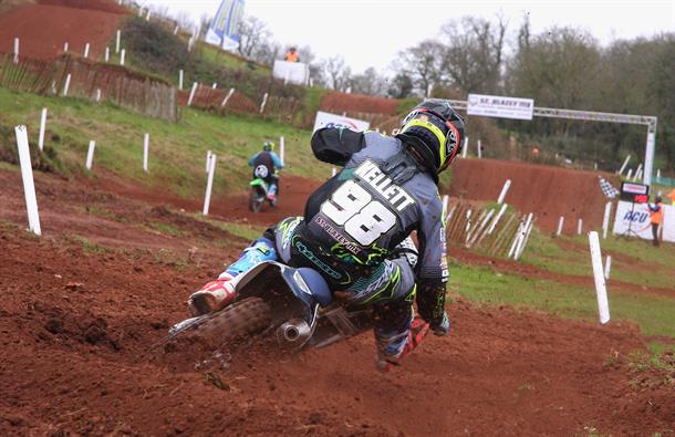 Kellett Takes Early Lead in Championship