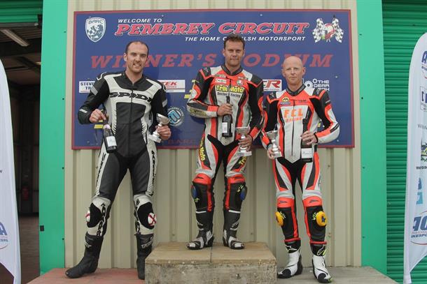 Atkinson takes a slender advantage going into final round!