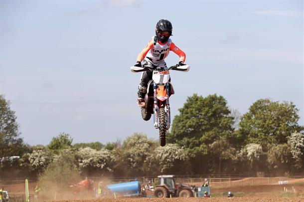 Ward-Clarke dominates at Milton Park! 2022 Kensworth MXC Club Championship Round Four