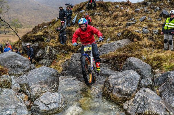 Dabill Moves into Clear Lead of SSDT on Day 2