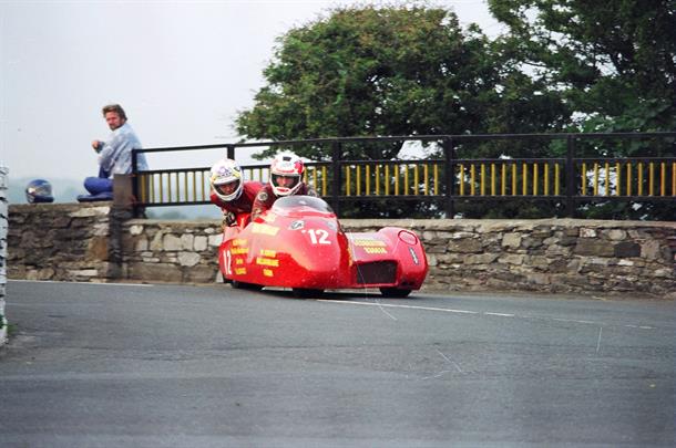 Previous F2 Sidecar Champion Artie Oates Passes