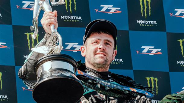 Record Breaking Win for Dunlop in Monster Energy Supersport TT Race 2
