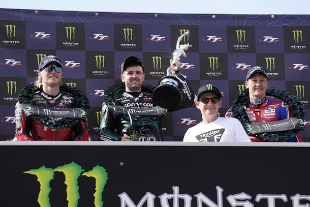 Dunlop Makes History in Monster Energy Supersport TT Race 1