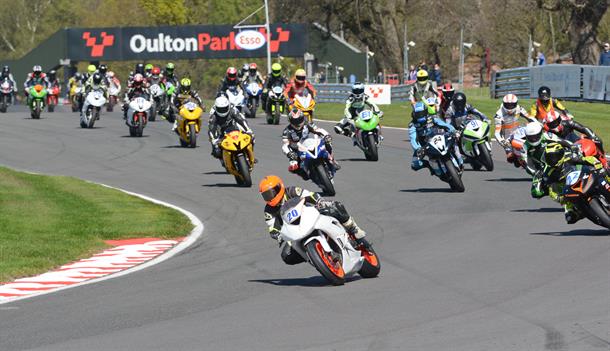 Wirral Hundred: Devine and Patterson Share 600 Honours at Oulton Park