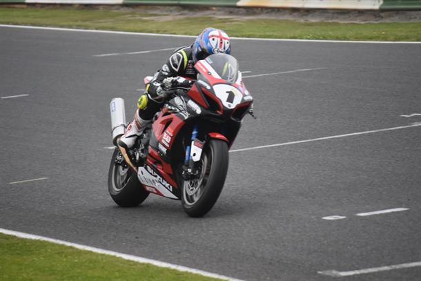 Stapleford Wins at Mallory Park