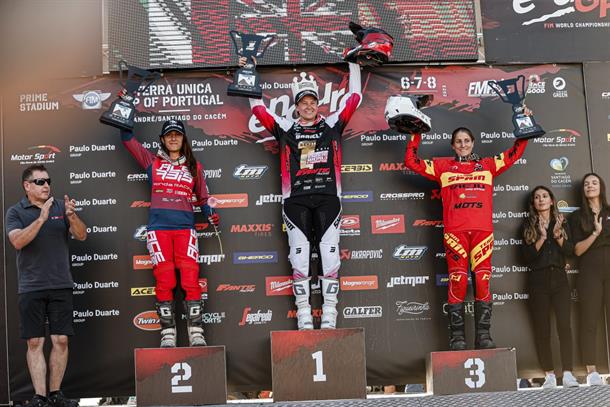 Daniels crowned Women’s Enduro World Champion