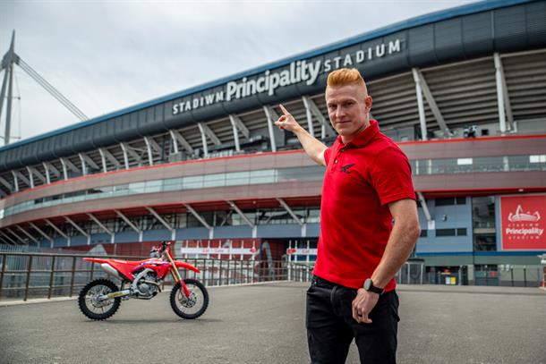 Max Anstie visits Principality Stadium ahead of the 2022 World Supercross British Grand Prix