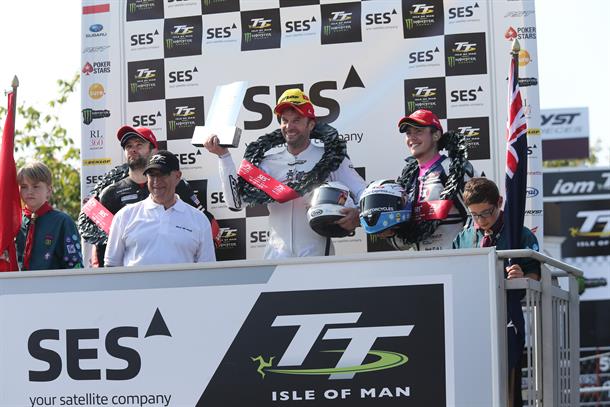 Bruce Anstey wins SES TT Zero for Mugen