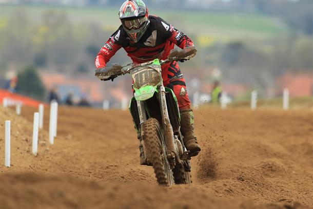 Searle and Mewse on top at Lyng