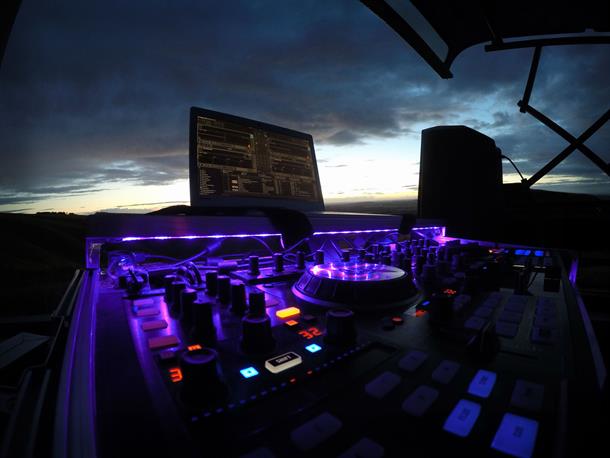 Abyss Entertainment 4x4 DJ Booth heads to HydroGarden Weston Beach Race