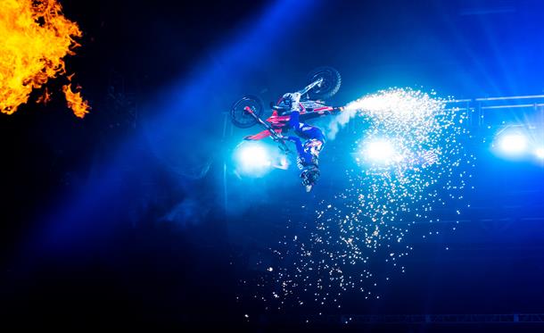 Flippin’ awesome, Petr Pilat is back to AX