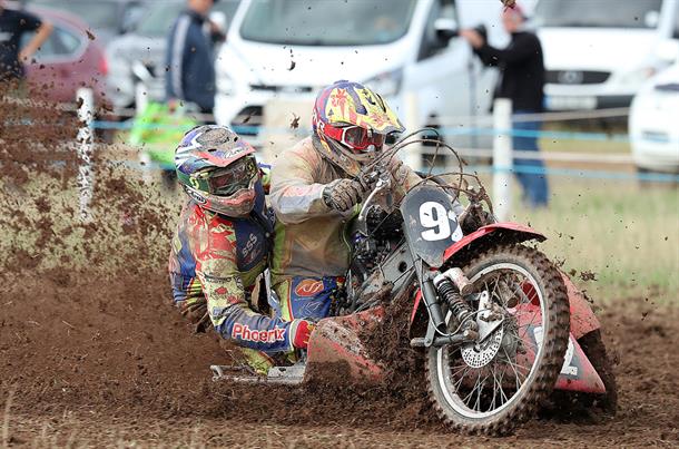 Take Two! 2025 British Masters 1000cc Right-Hand Sidecar Grasstrack Championship