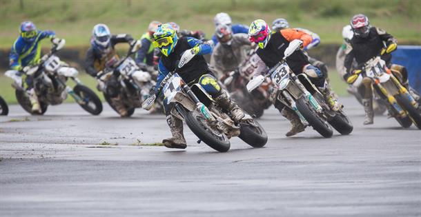 Smith & Hodgson share the honours in Wales