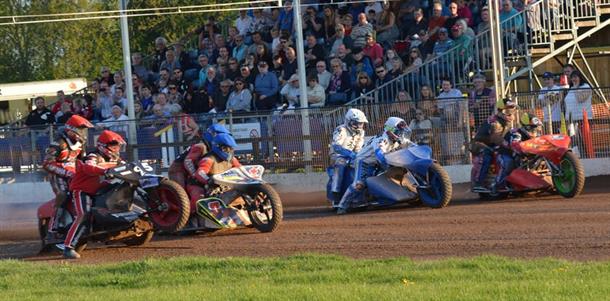 Whitelam wows Leicester - British Sidecar Speedway Championships Round 1
