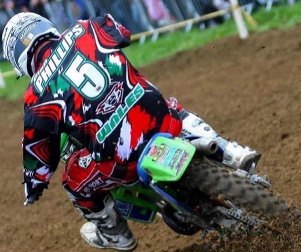 ‘Y Ddriag Goch” descends on VMXdN