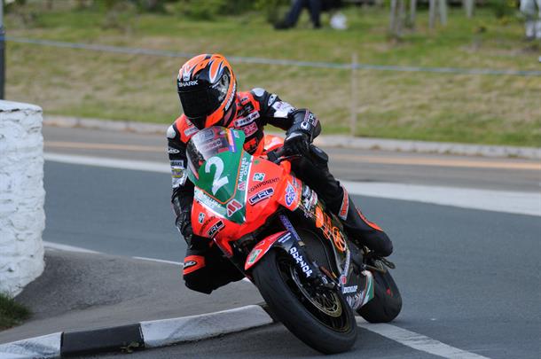 Farquhar and Molyneux top first practice session times at 2012 TT