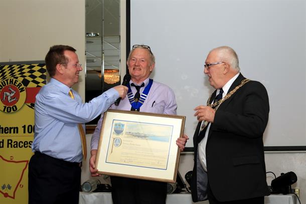 Southern 100 Club Chairman Honoured